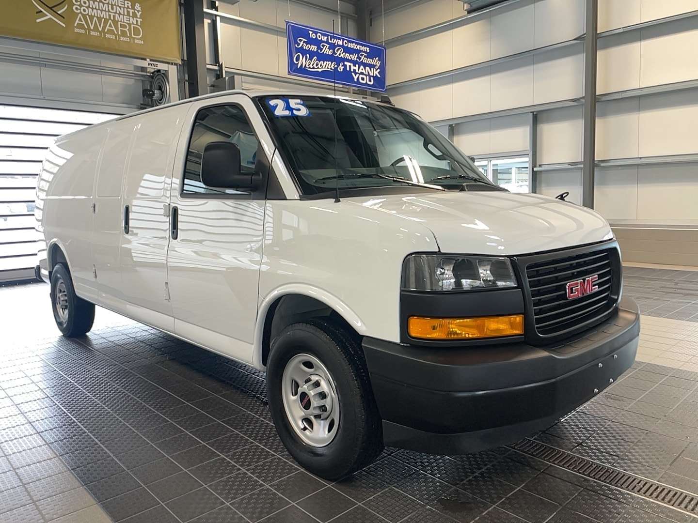 2025 GMC Savana Cargo