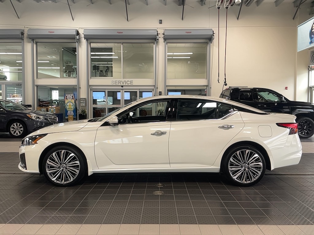 Used 2024 Nissan Altima 2.5 SL AWD Sedan