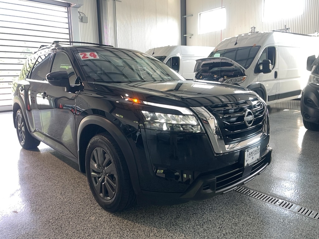 Used 2024 Nissan Pathfinder SV PREMIUM 4X4 SUV