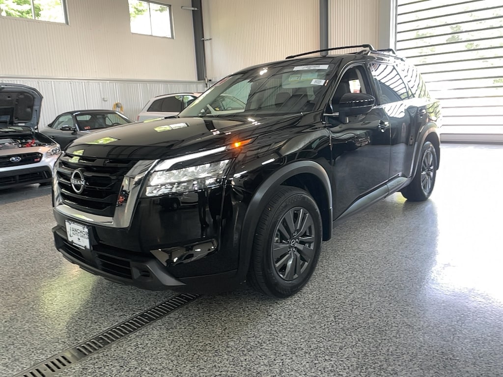 Used 2024 Nissan Pathfinder SV PREMIUM 4X4 SUV