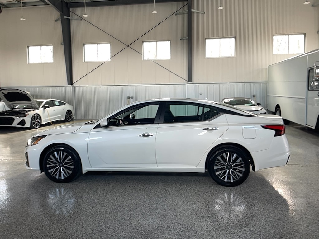 Used 2024 Nissan Altima 2.5 SV PREMIUM AWD Sedan