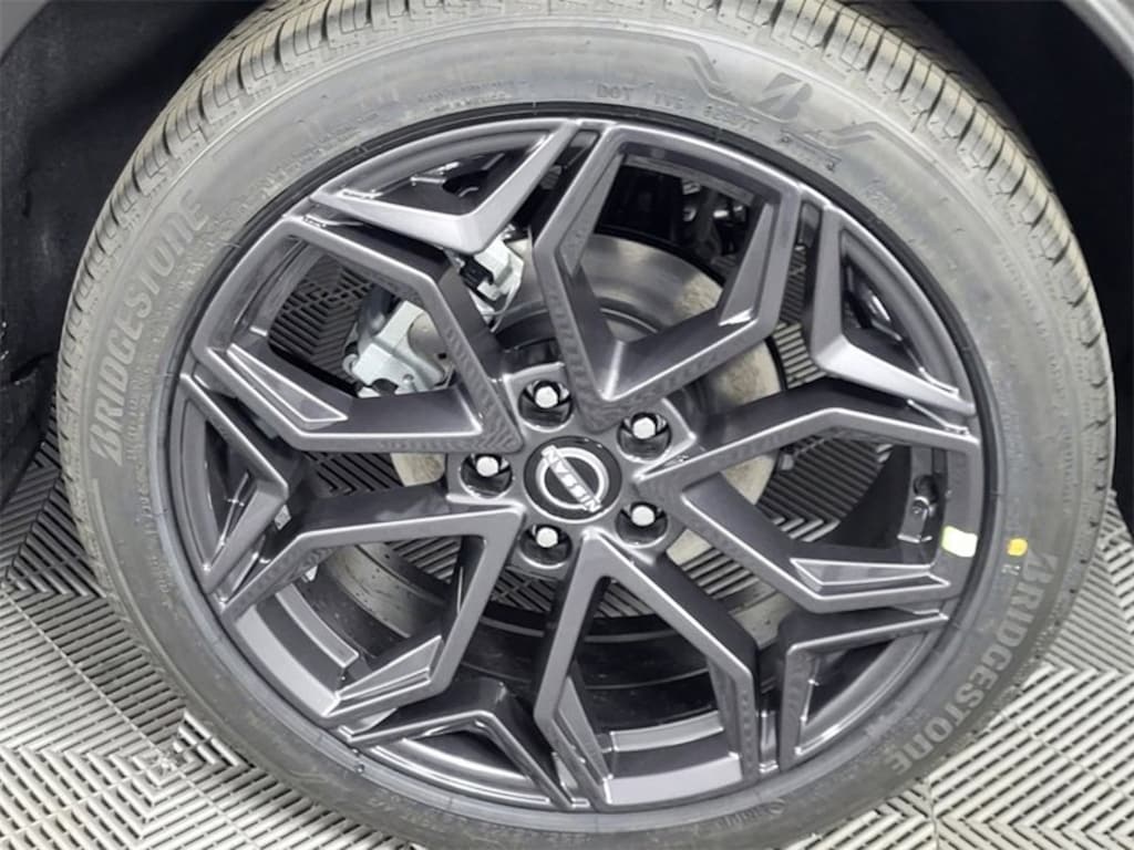 Used 2025 Nissan Kicks SR PREMIUM SUV