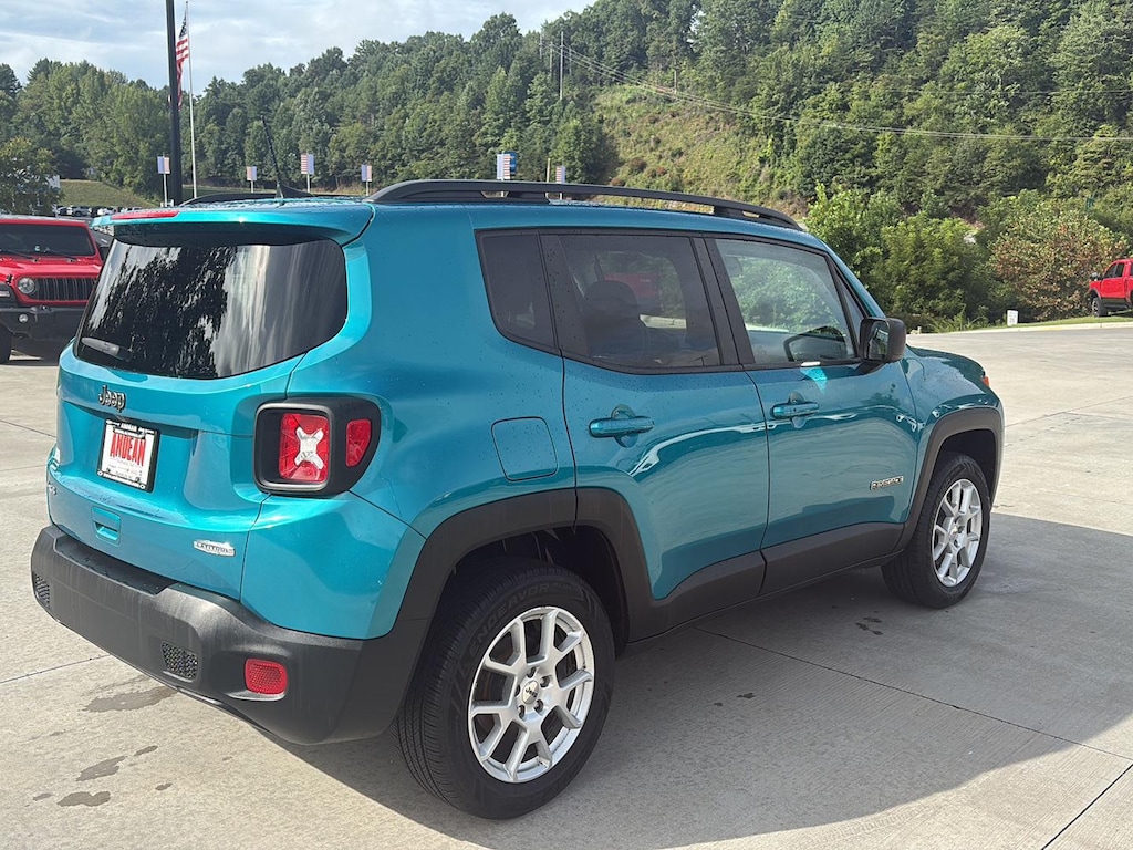 Used 2022 Jeep Renegade Latitude SUV