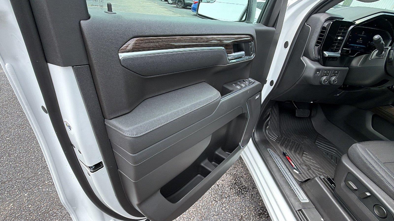 2026 Chevrolet Silverado 1500 RST - Photo 13