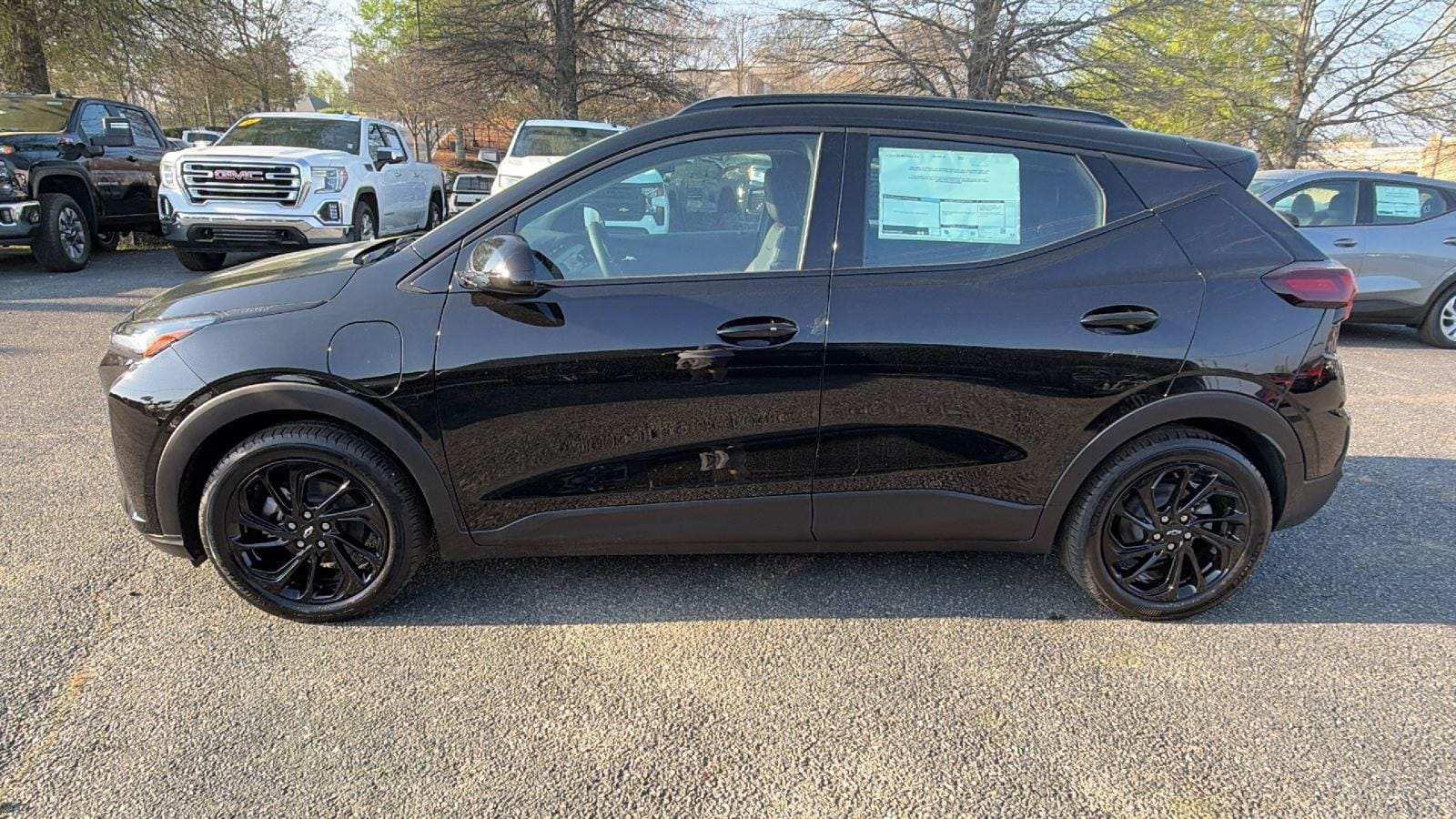 2027 Chevrolet Bolt RS - Photo 8