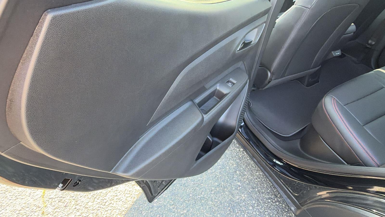 2027 Chevrolet Bolt RS - Photo 15
