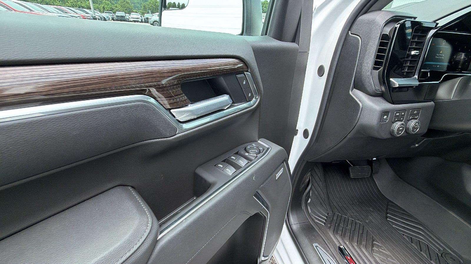 2026 Chevrolet Silverado 1500 RST - Photo 14