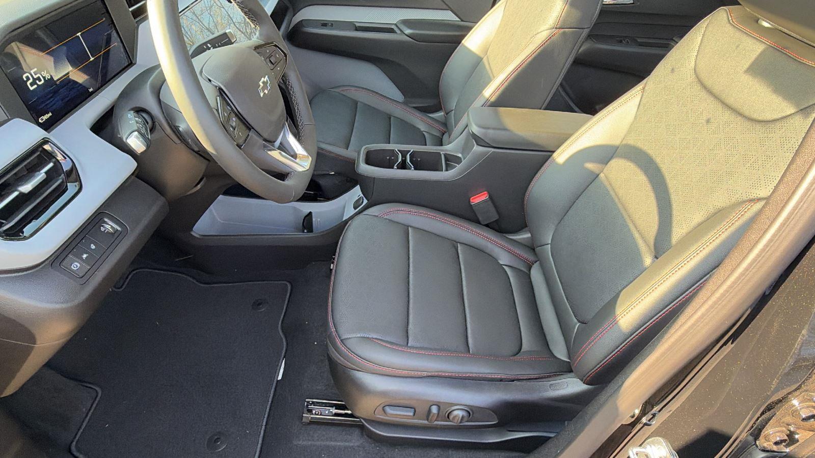 2027 Chevrolet Bolt RS - Photo 13