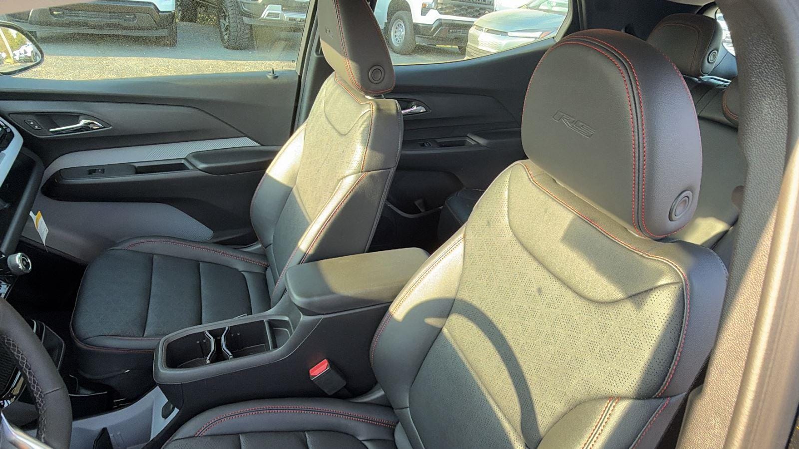 2027 Chevrolet Bolt RS - Photo 14