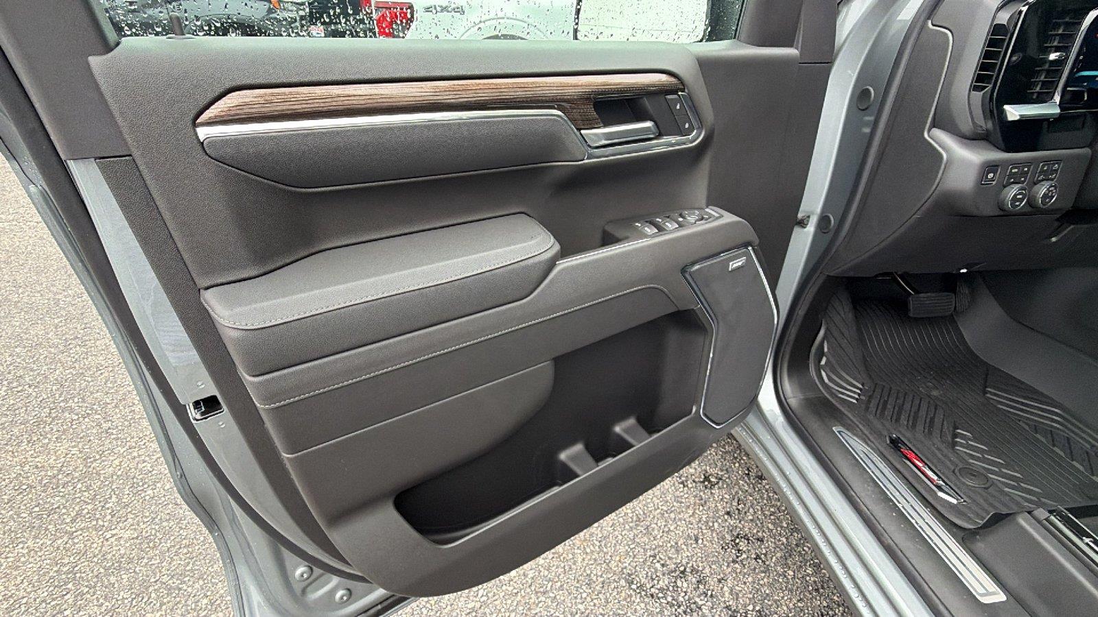 2026 Chevrolet Silverado 1500 RST - Photo 14