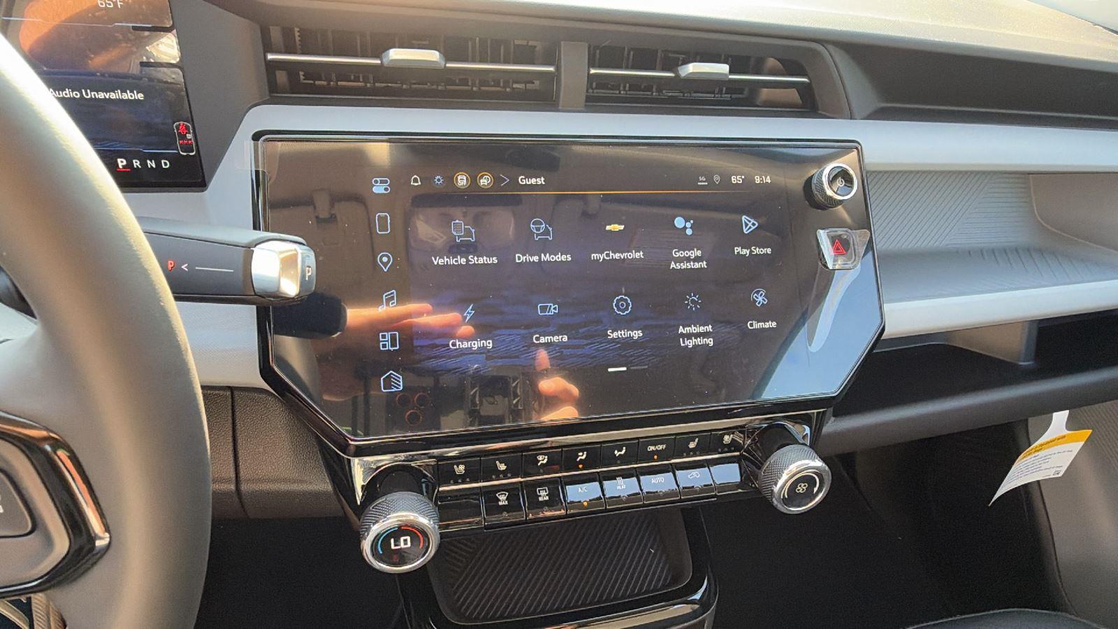 2027 Chevrolet Bolt RS - Photo 23