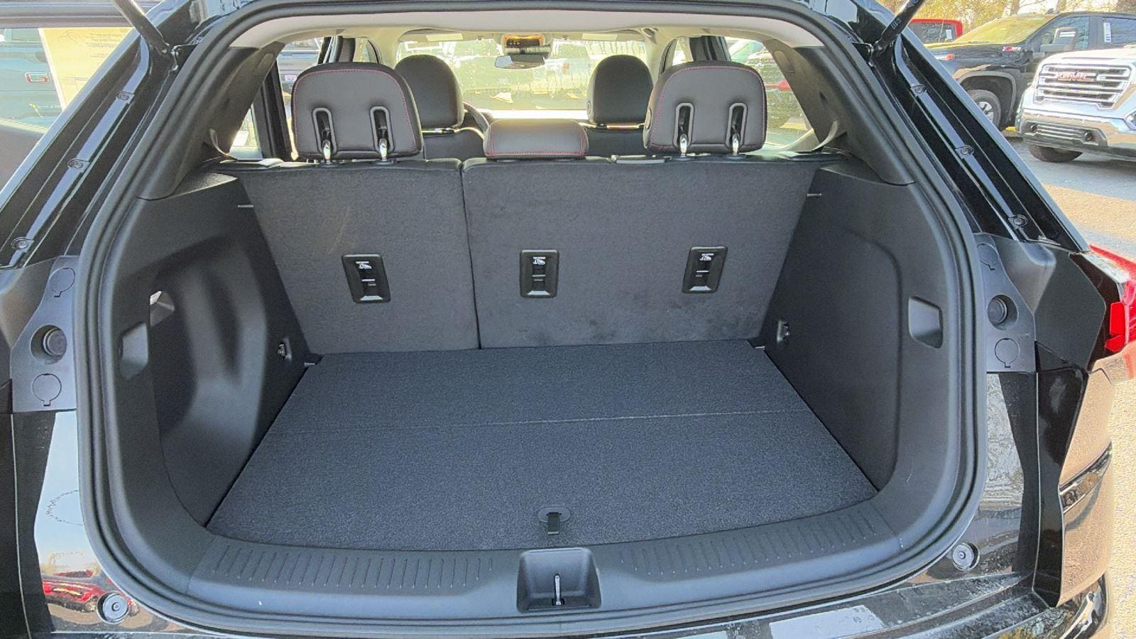 2027 Chevrolet Bolt RS - Photo 10