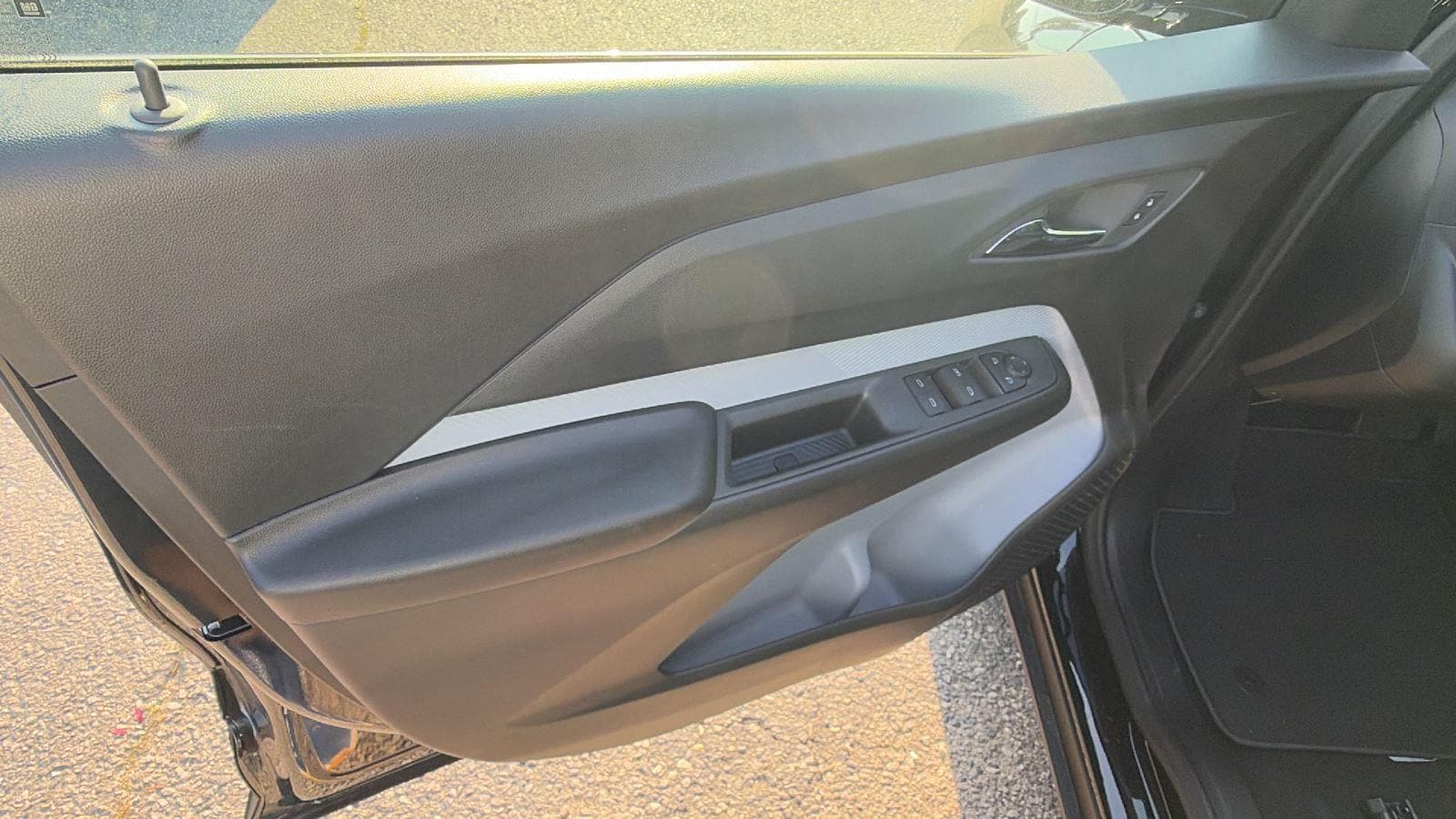 2027 Chevrolet Bolt RS - Photo 11