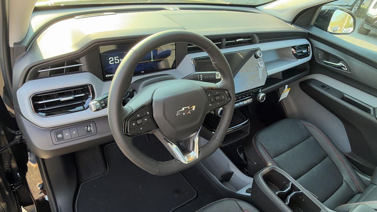 2027 Chevrolet Bolt RS - Photo 17