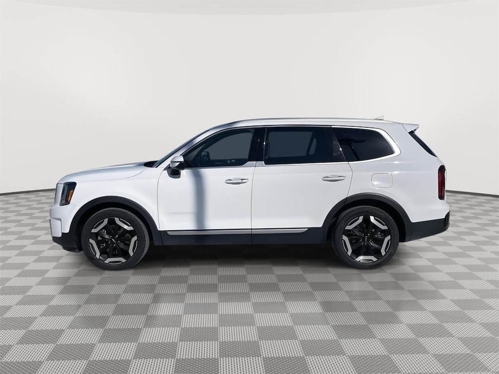 Used 2025 Kia Telluride S SUV