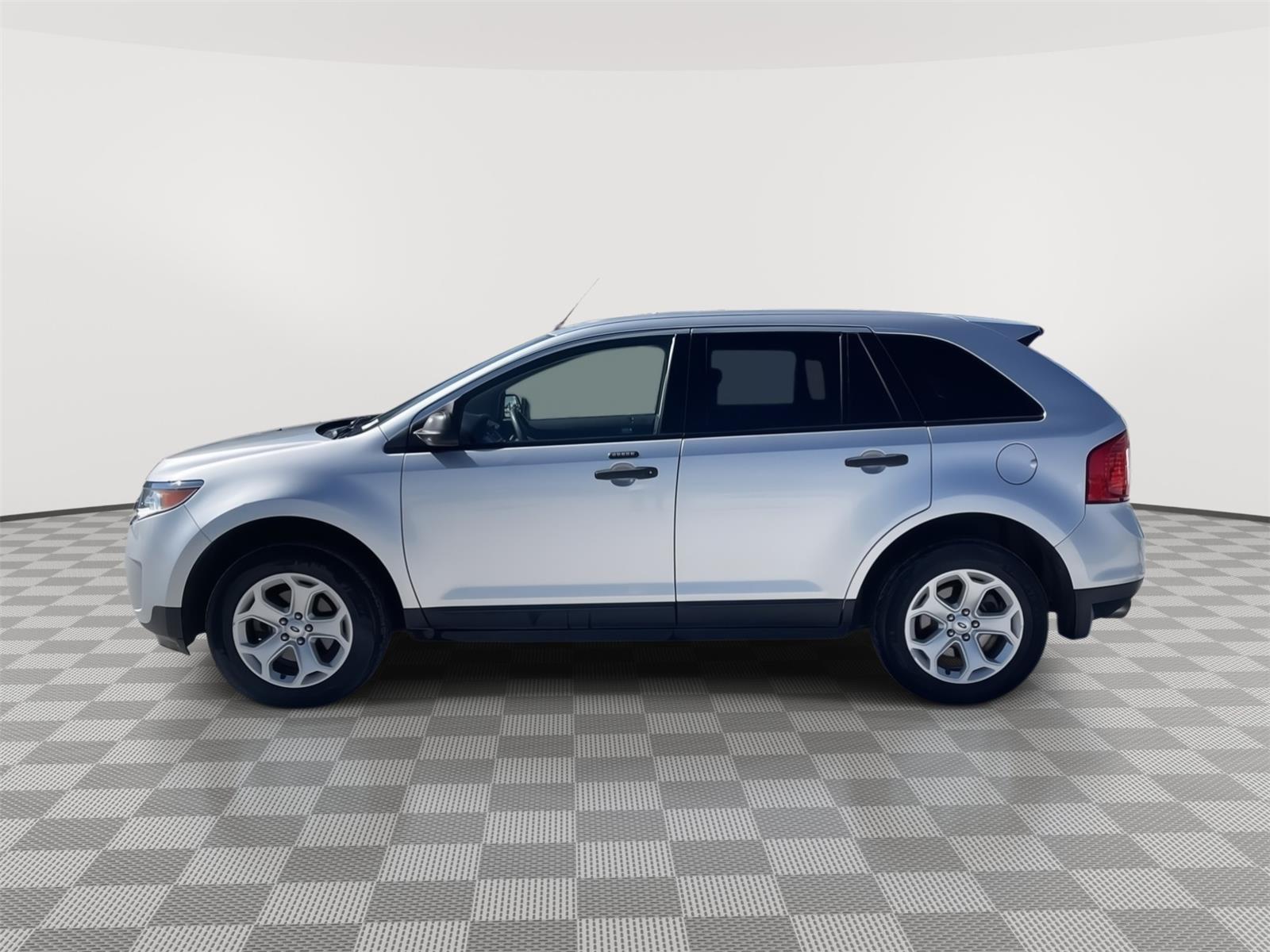 Used 2014 Ford Edge SE SUV