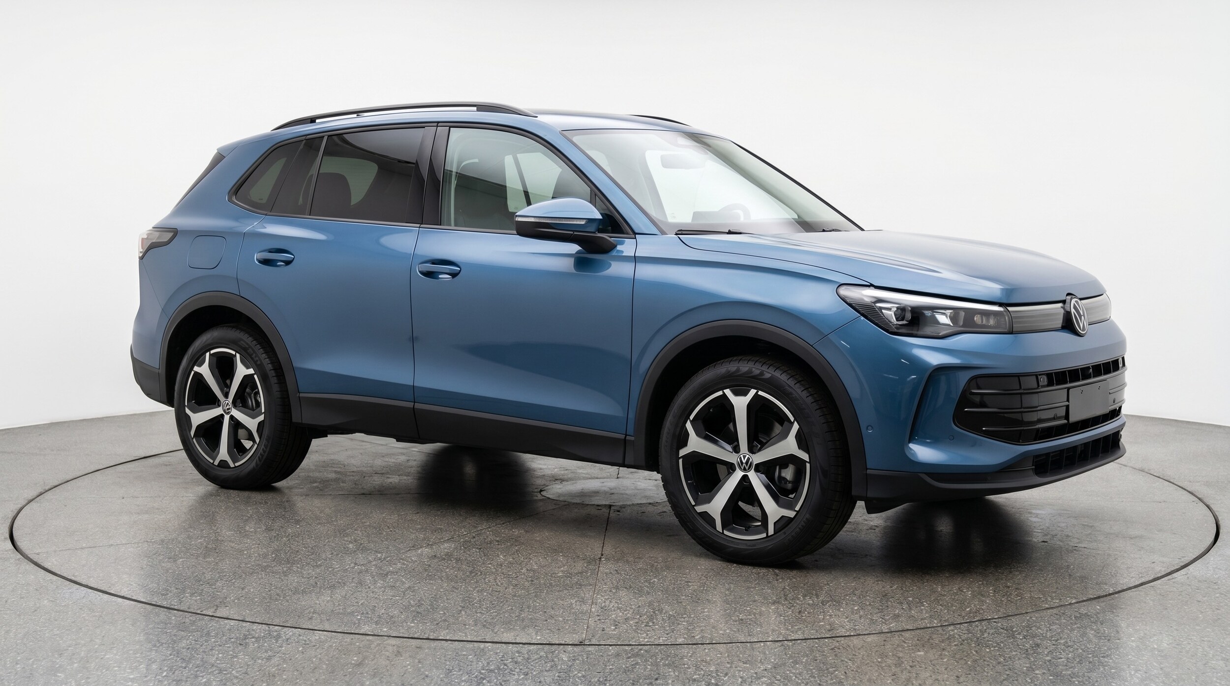 Thumbnail: 2026 Volkswagen Tiguan - 1