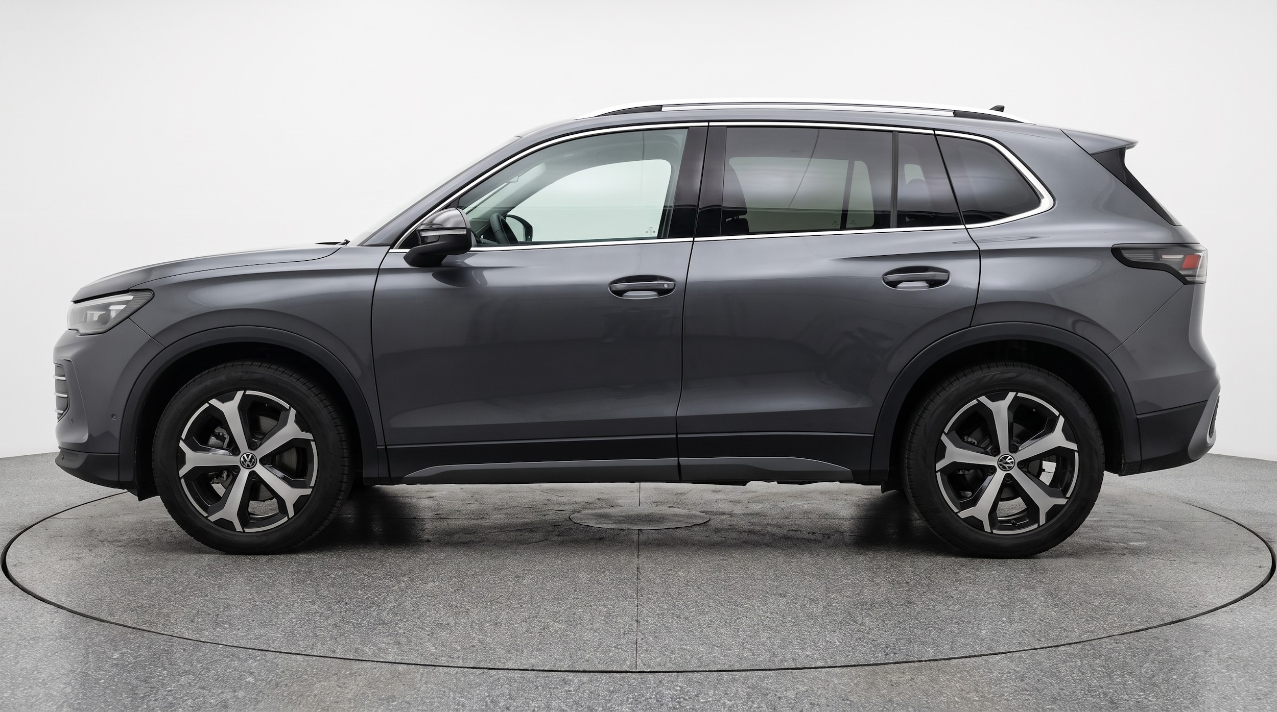 Thumbnail: 2026 Volkswagen Tiguan - 4