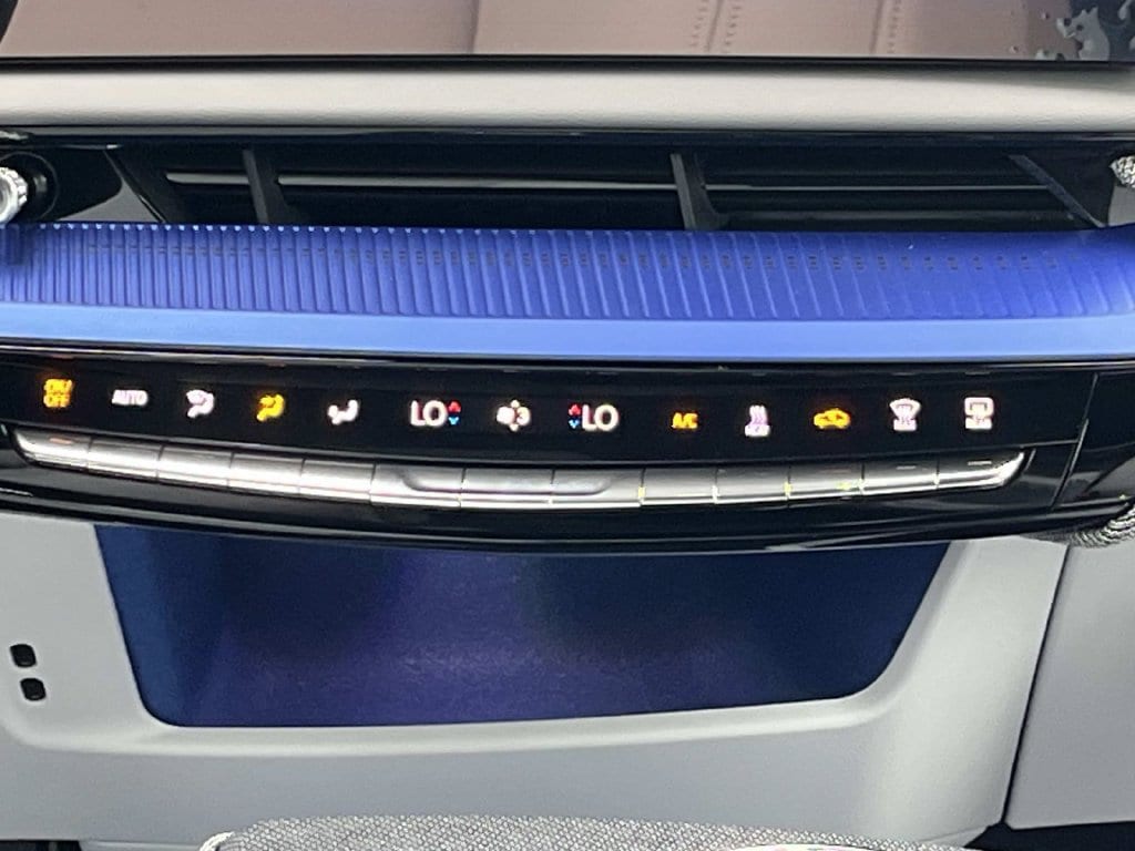 2027 Cadillac OPTIQ Sport - Photo 16