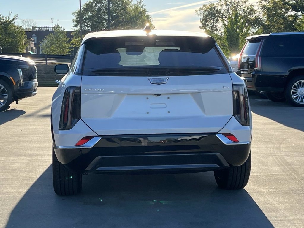 New 2027 CADILLAC OPTIQ Luxury SUV
