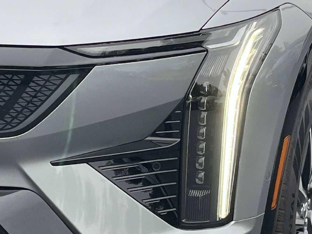 2027 Cadillac OPTIQ Sport - Photo 9