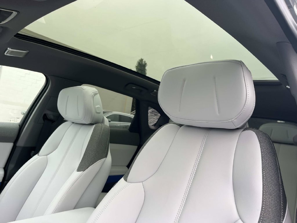 2027 Cadillac OPTIQ Sport - Photo 29