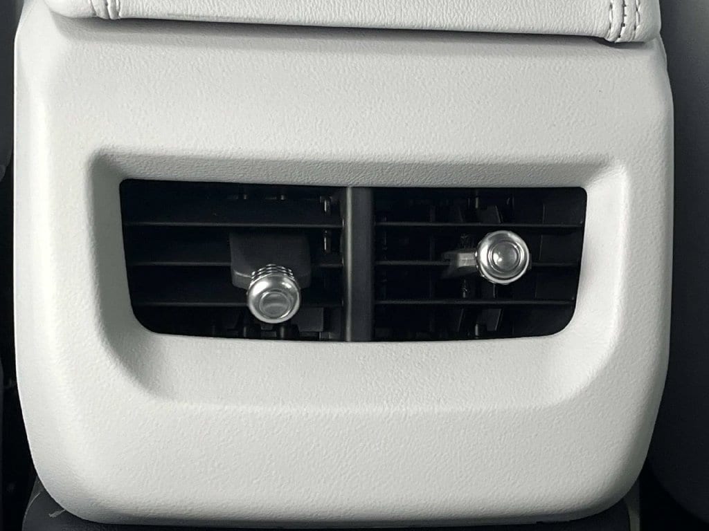 2027 Cadillac OPTIQ Sport - Photo 18