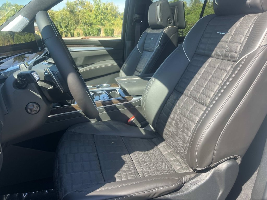 2026 Cadillac Escalade Platinum Luxury - Photo 25