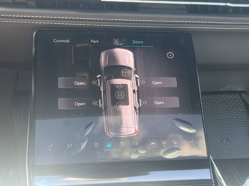 2026 Cadillac Escalade Sport - Photo 32