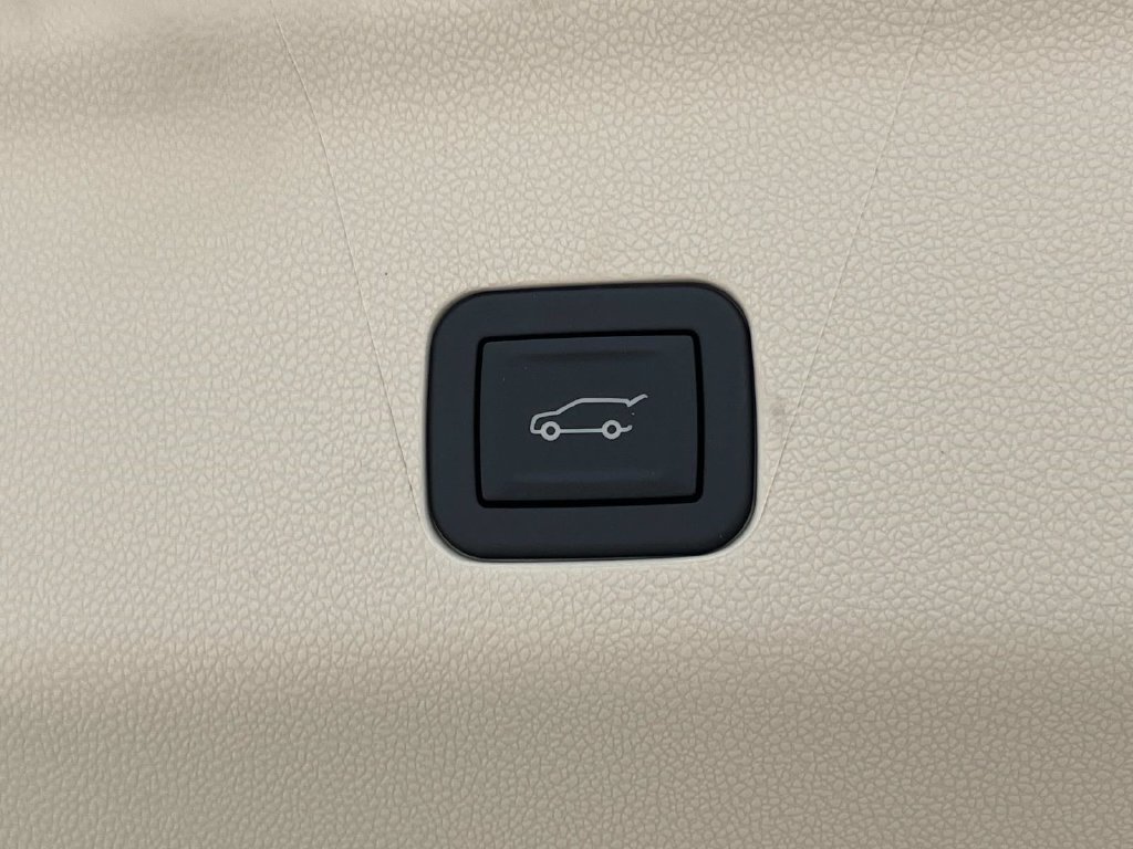 2026 Cadillac Escalade Platinum Sport - Photo 12