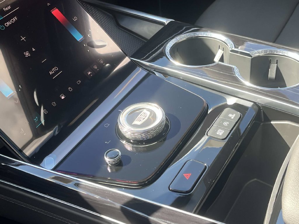 2026 Cadillac Escalade Sport - Photo 35
