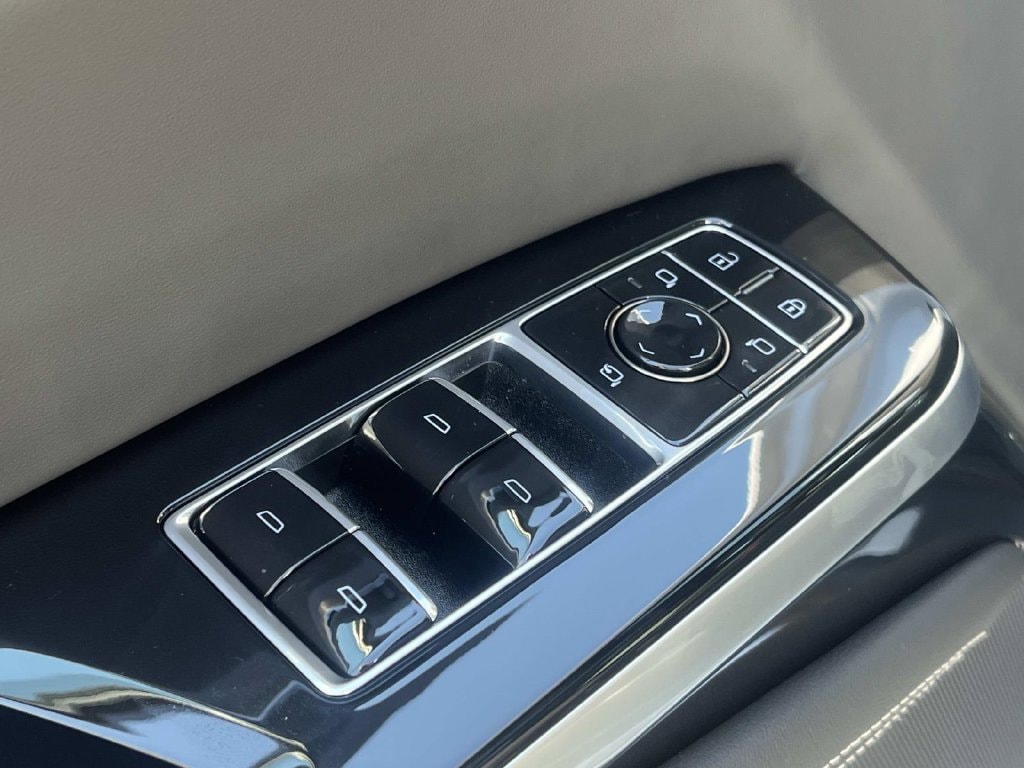 2026 Cadillac Escalade Platinum Luxury - Photo 28