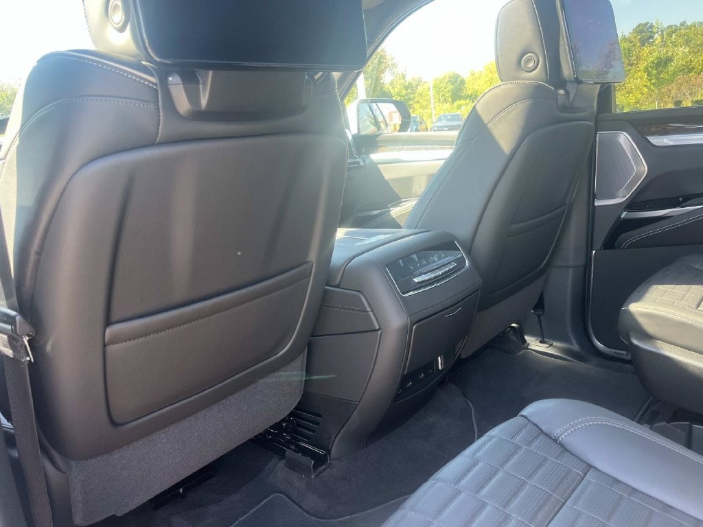 2026 Cadillac Escalade Platinum Luxury - Photo 20