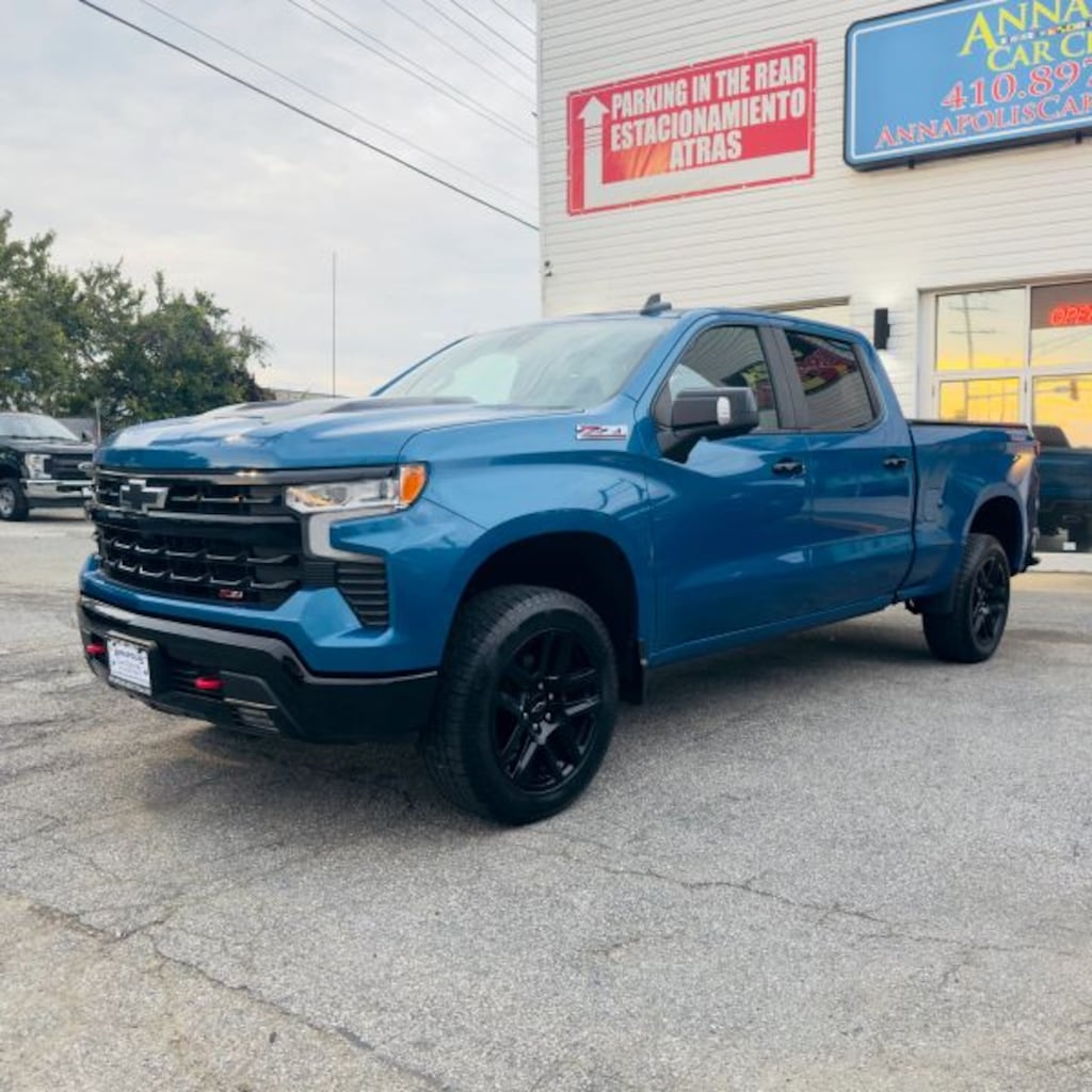 Used 2022 Chevrolet Silverado 1500 Crew Cab LT Trail Boss Pickup 4D 6 1/2 ft Pickup
