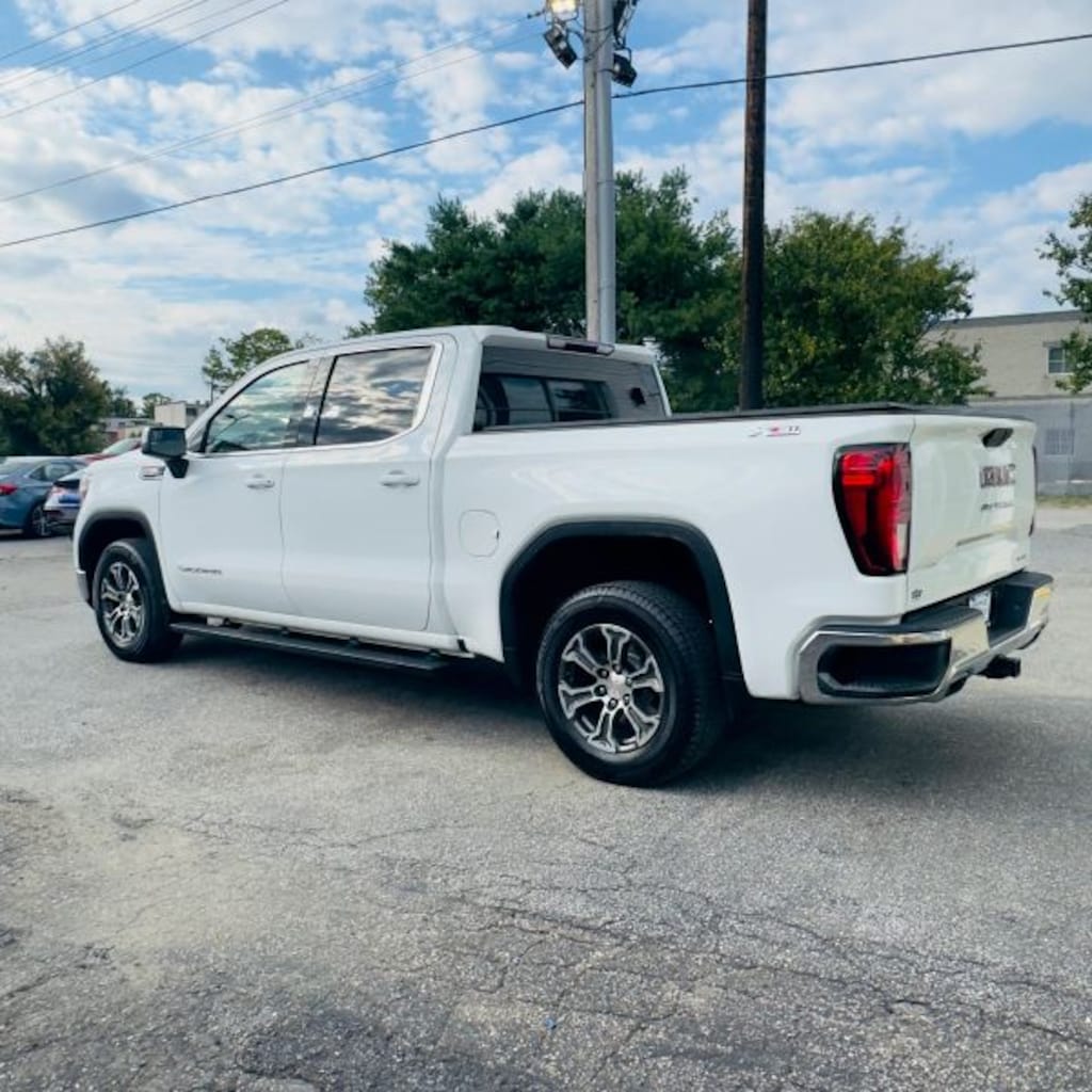 Used 2020 GMC Sierra 1500 Crew Cab SLE Pickup 4D 5 3/4 ft Pickup