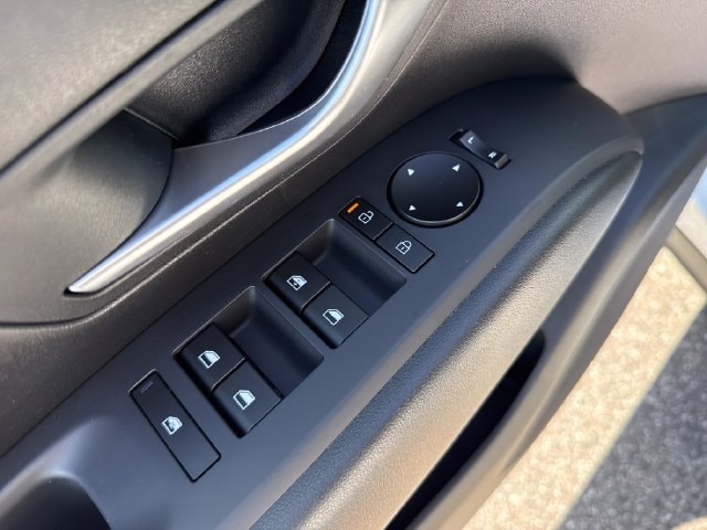 2025 Hyundai Santa Cruz SE - Photo 11