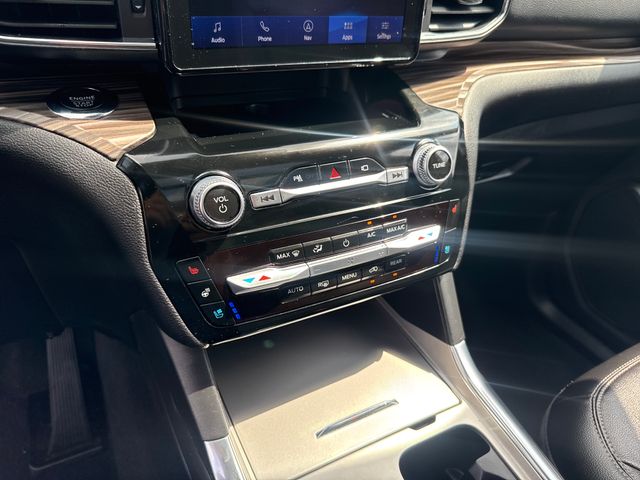 2022 Ford Explorer Limited - Photo 17