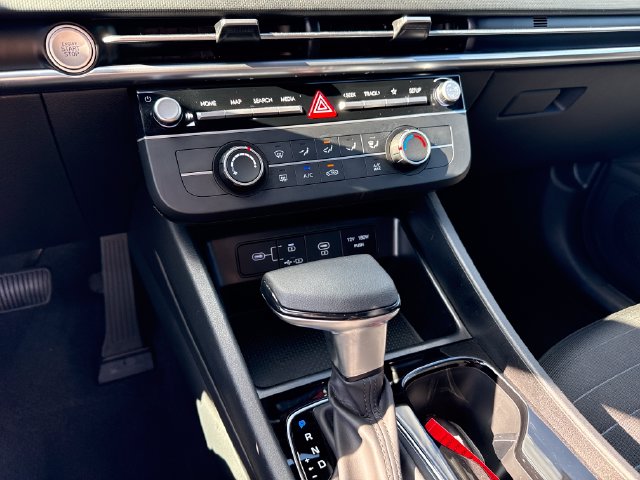 2025 Hyundai Santa Cruz SE - Photo 17