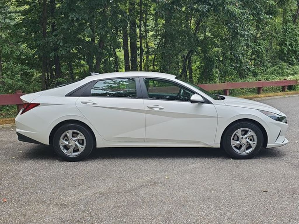 Used 2023 Hyundai Elantra SE