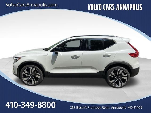 New 2026 Volvo XC40 B5 Plus SUV