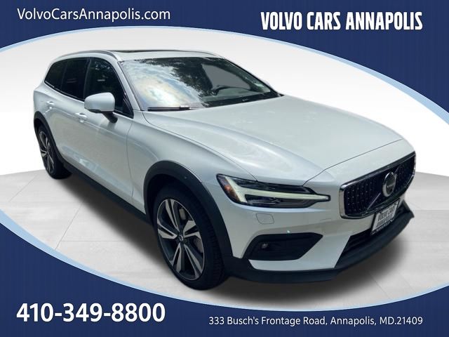 2026 Volvo V60 Cross Country Plus