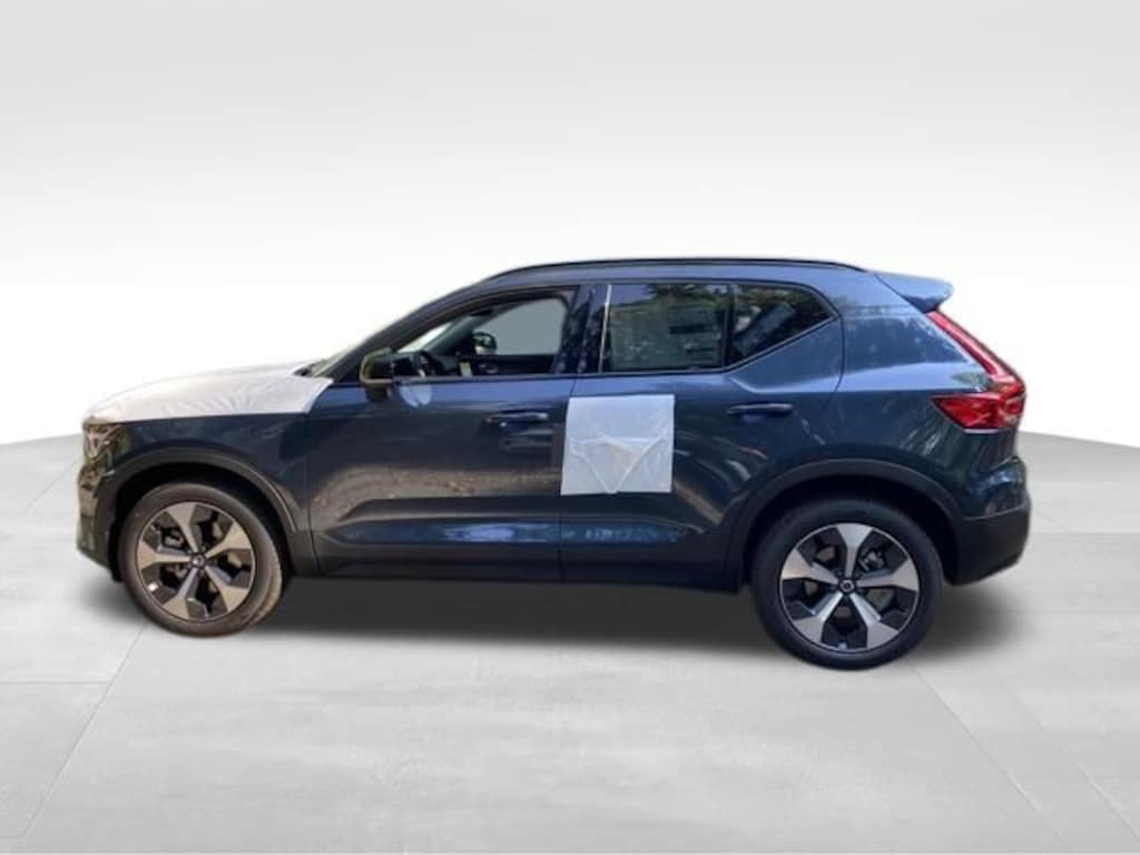 New 2026 Volvo XC40 B5 Plus SUV