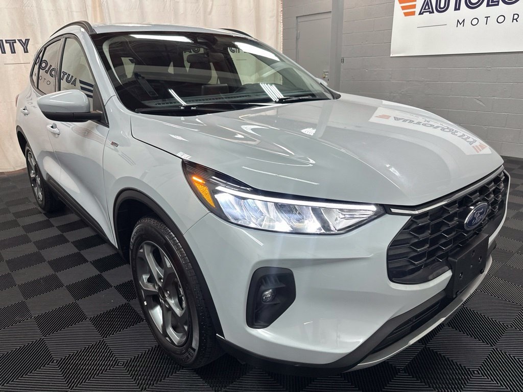 Used 2025 Ford Escape ST-Line Select SUV