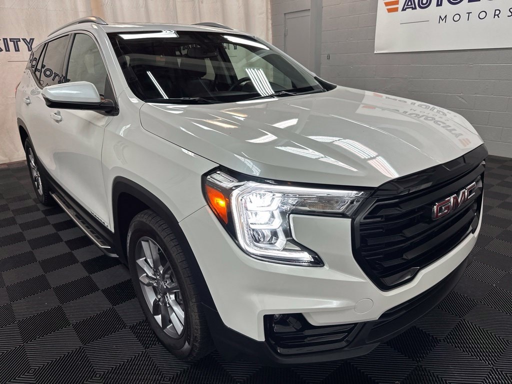 Used 2022 GMC Terrain SLT SUV