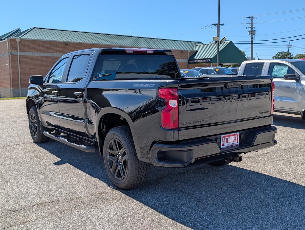 New 2026 Chevrolet Silverado 1500 Custom Truck