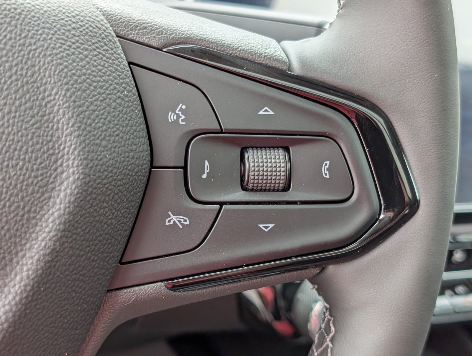 2027 Chevrolet Bolt RS - Photo 19