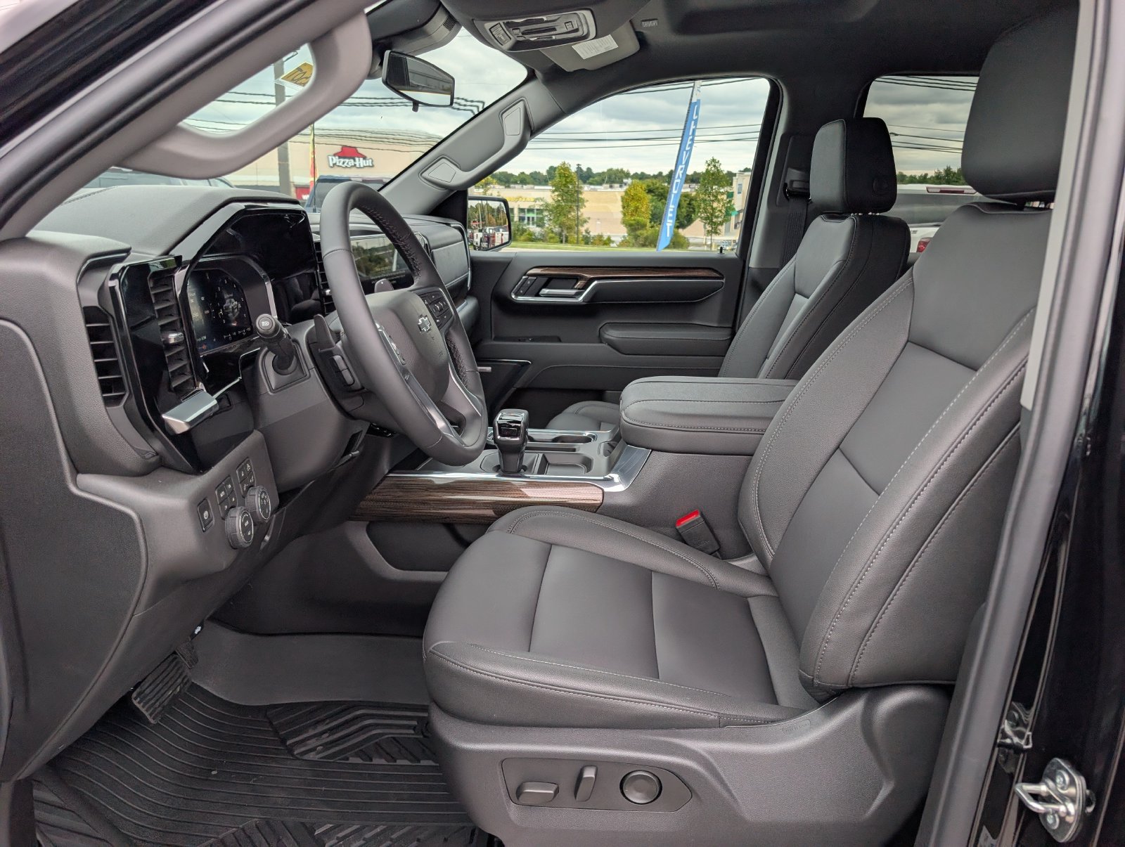 2026 Chevrolet Silverado 1500 LT Trail Boss - Photo 12