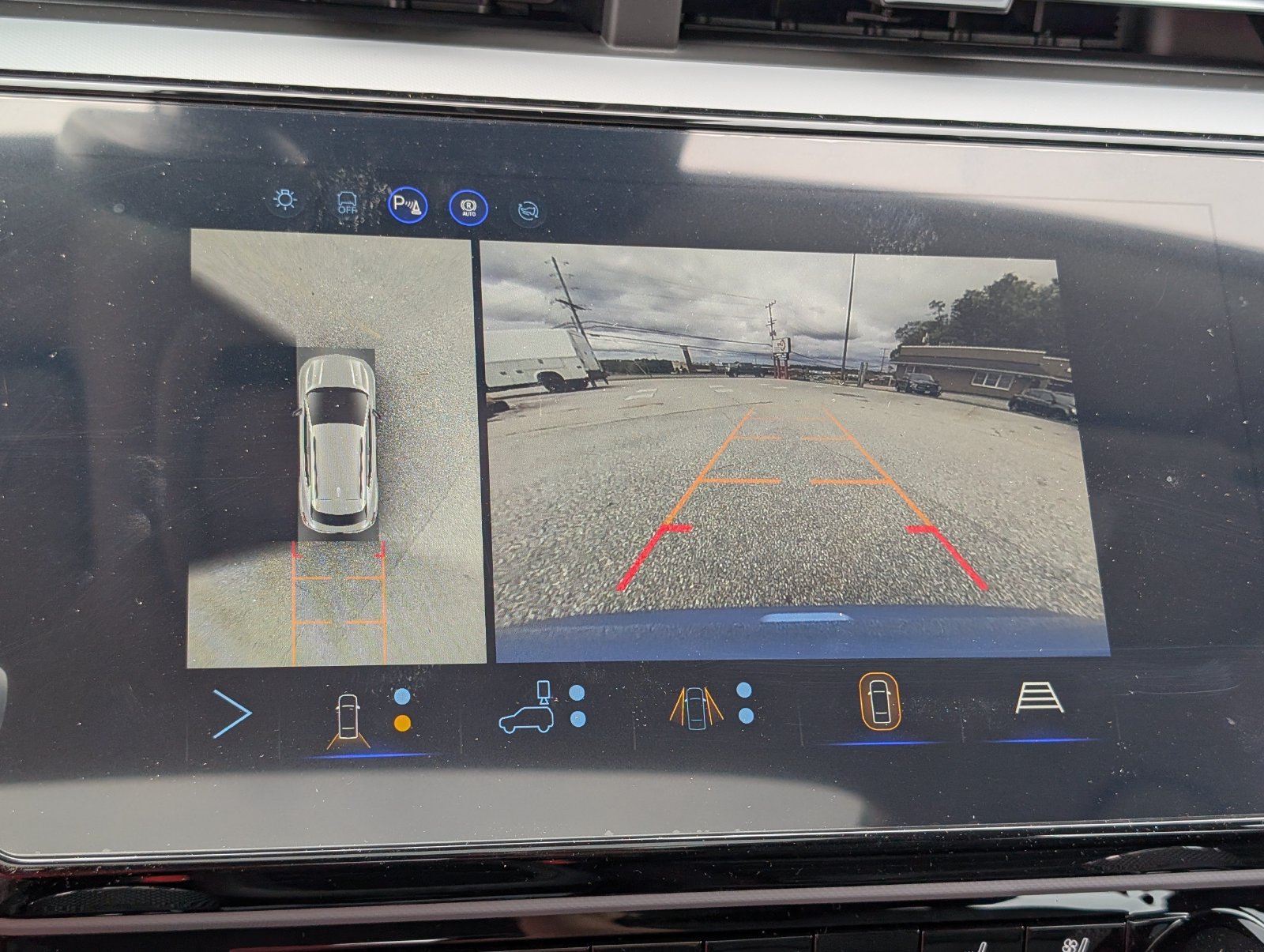 2027 Chevrolet Bolt RS - Photo 24