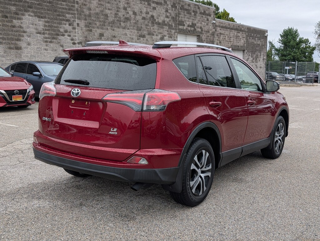 Used 2018 Toyota RAV4 LE LE AWD