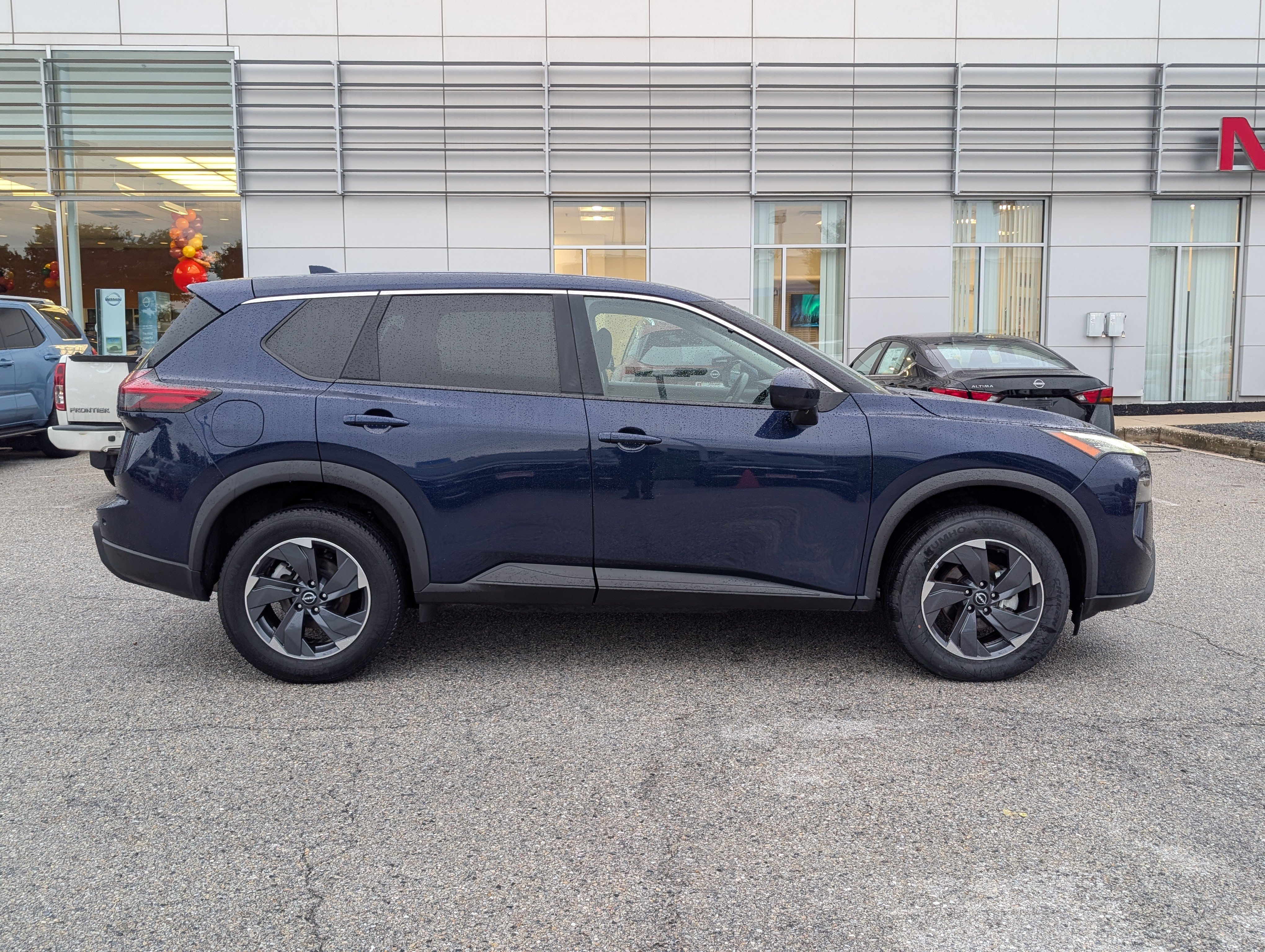 Used 2024 Nissan Rogue SV FWD SV